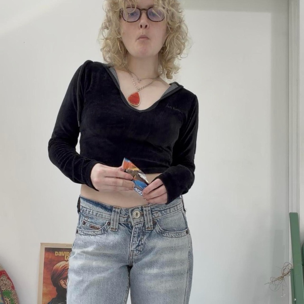 Black velour iets Frans cropped hoodie